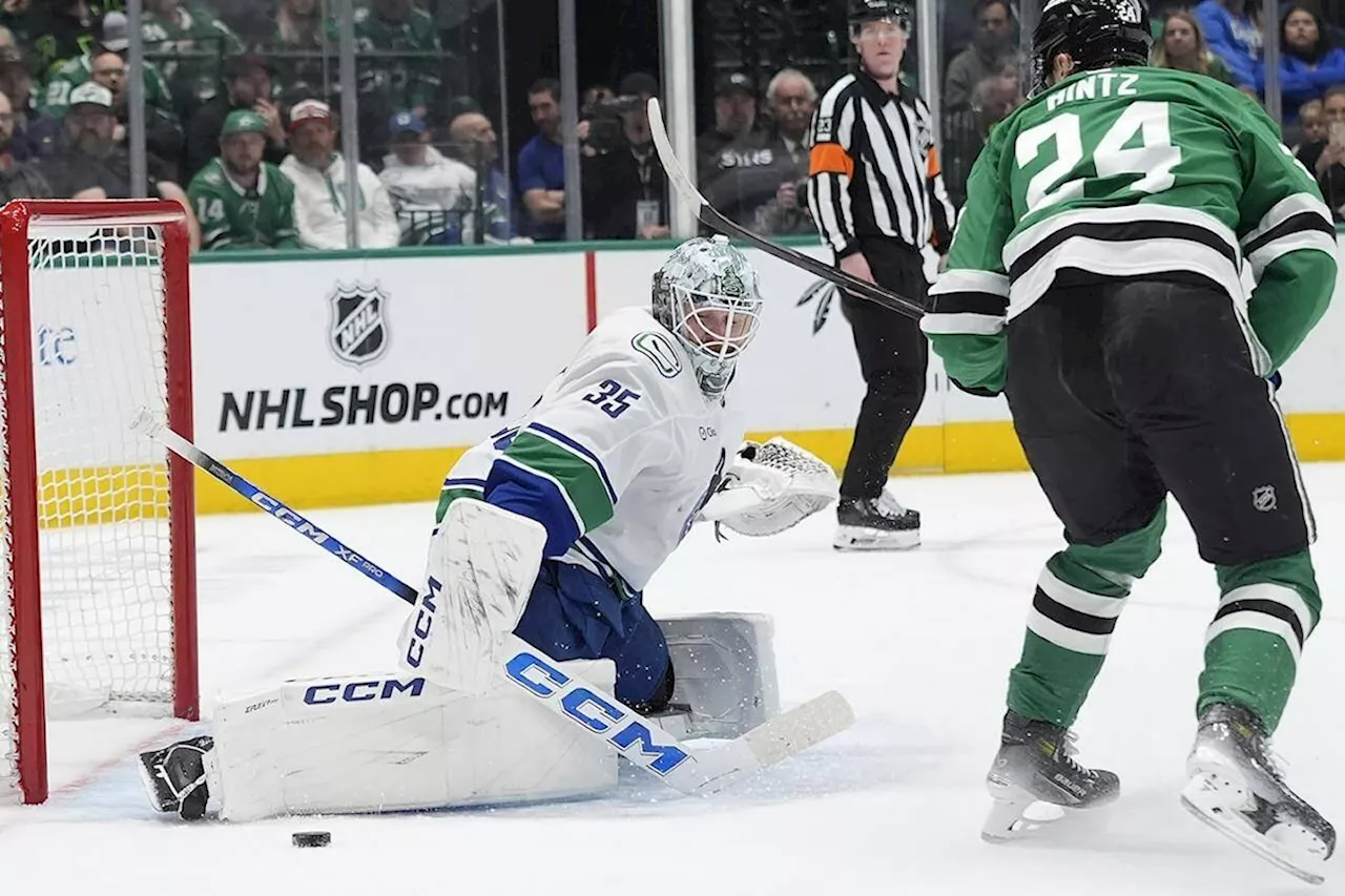 Robertson, Hintz lead Stars past Canucks for fourth straight win