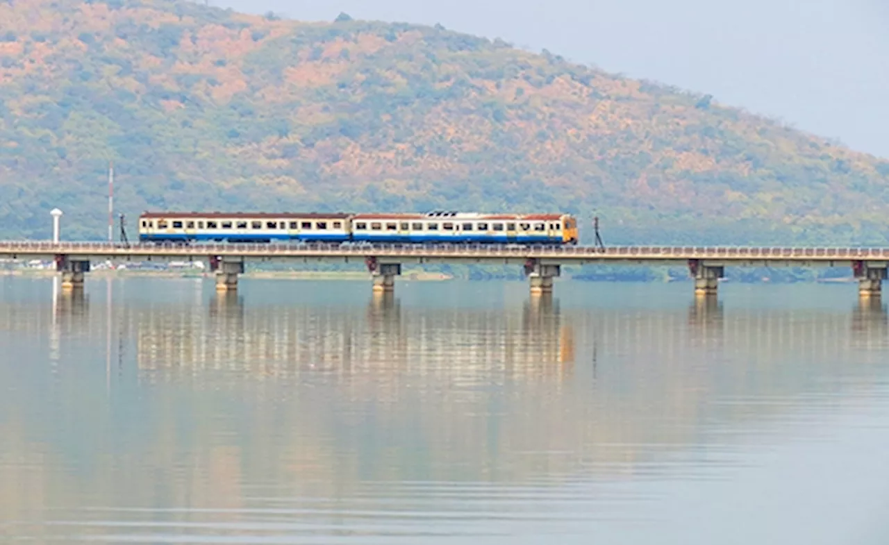 เช็กตารางรถไฟลอยน้ำ เที่ยวเขื่อนป่าสักชลสิทธิ์ รับลมหนาวปี 2565
