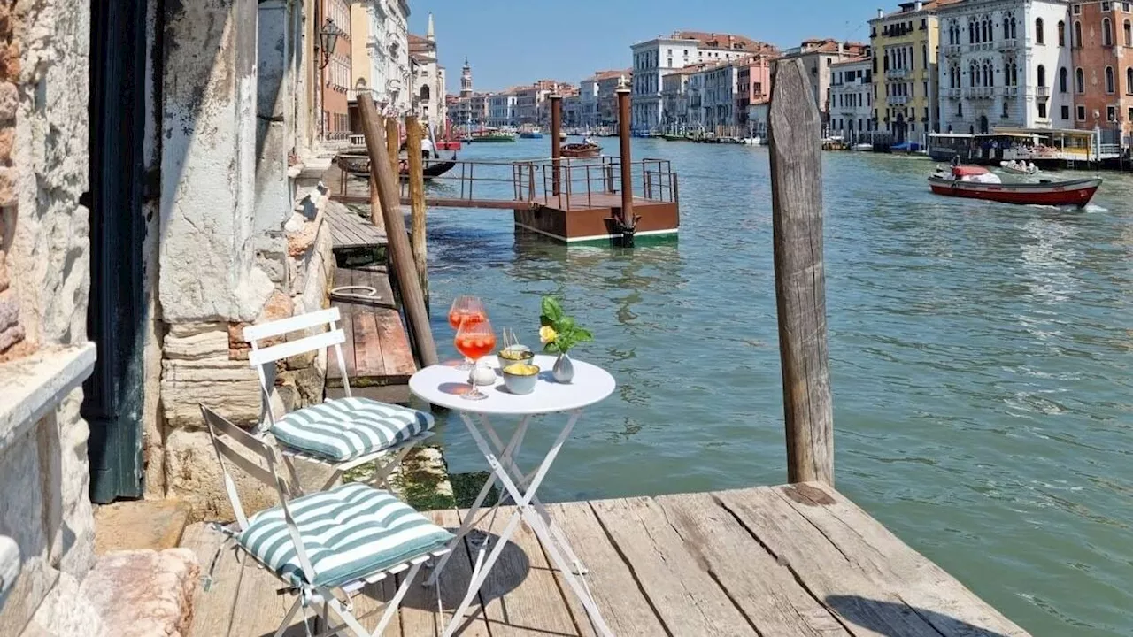 Sul Canal Grande a Venezia c'è un Airbnb segreto con palafitta privata da affittare a San Valentino