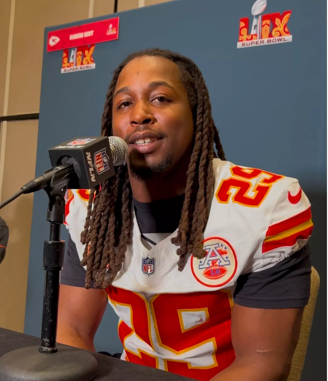 Chiefs’ Kareem Hunt and Travis Kelce weigh in on Myles Garrett requesting a trade from their hometown Browns