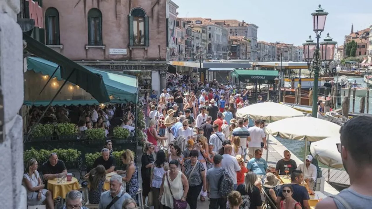 Venecia duplica las tarifas de entrada para visitantes en 2025