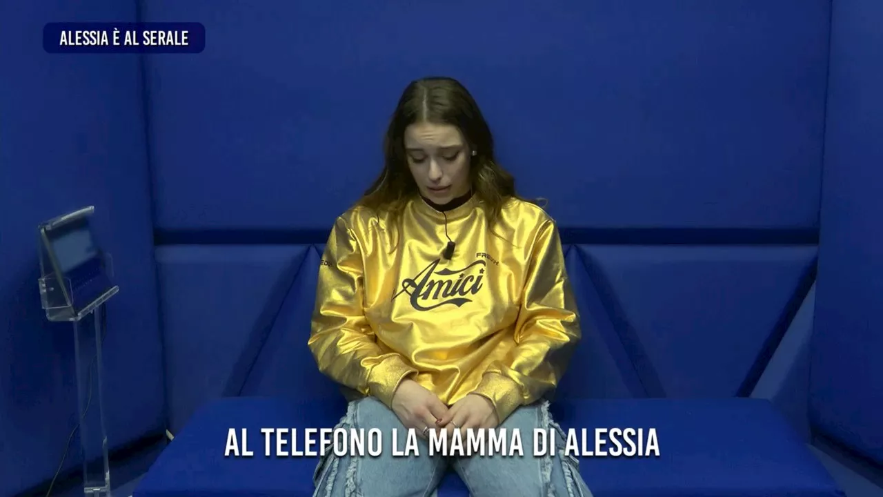 Amici 24, Alessia Pecchia è al Serale, la telefonata con la madre: 'L'ho desiderato tantissimo' (VIDEO)