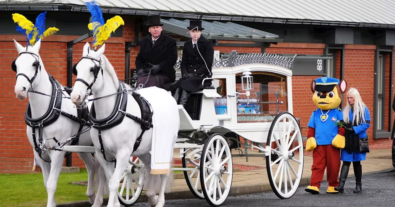 Hundreds Mourn 'Loving Little Girl' Hope Gordon at Funeral Procession