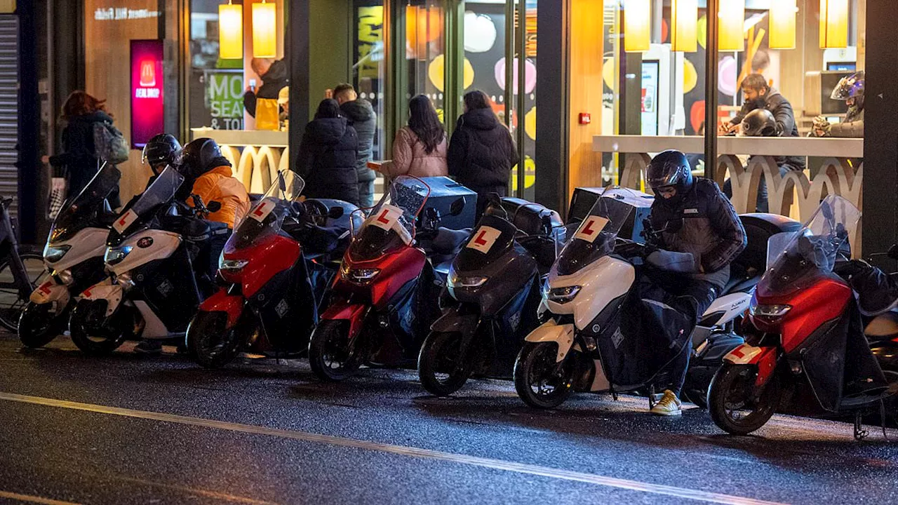 Learner Plates on Delivery Mopeds: A Road Safety Concern?