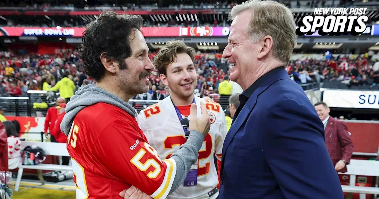 Roger Goodell and Paul Rudd arrive at the Super Bowl