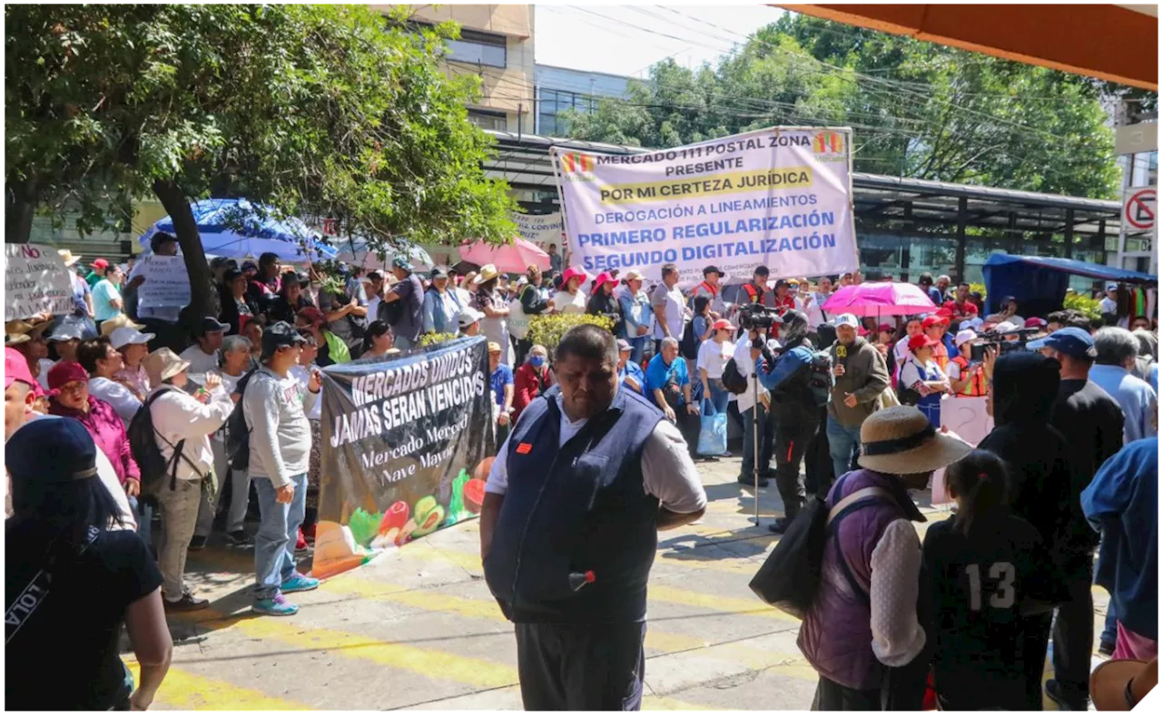 Comerciantes bloquean acceso a la estación del Metro Eugenia tras no tener respuesta de la Sedeco; consulta aquí alternativas