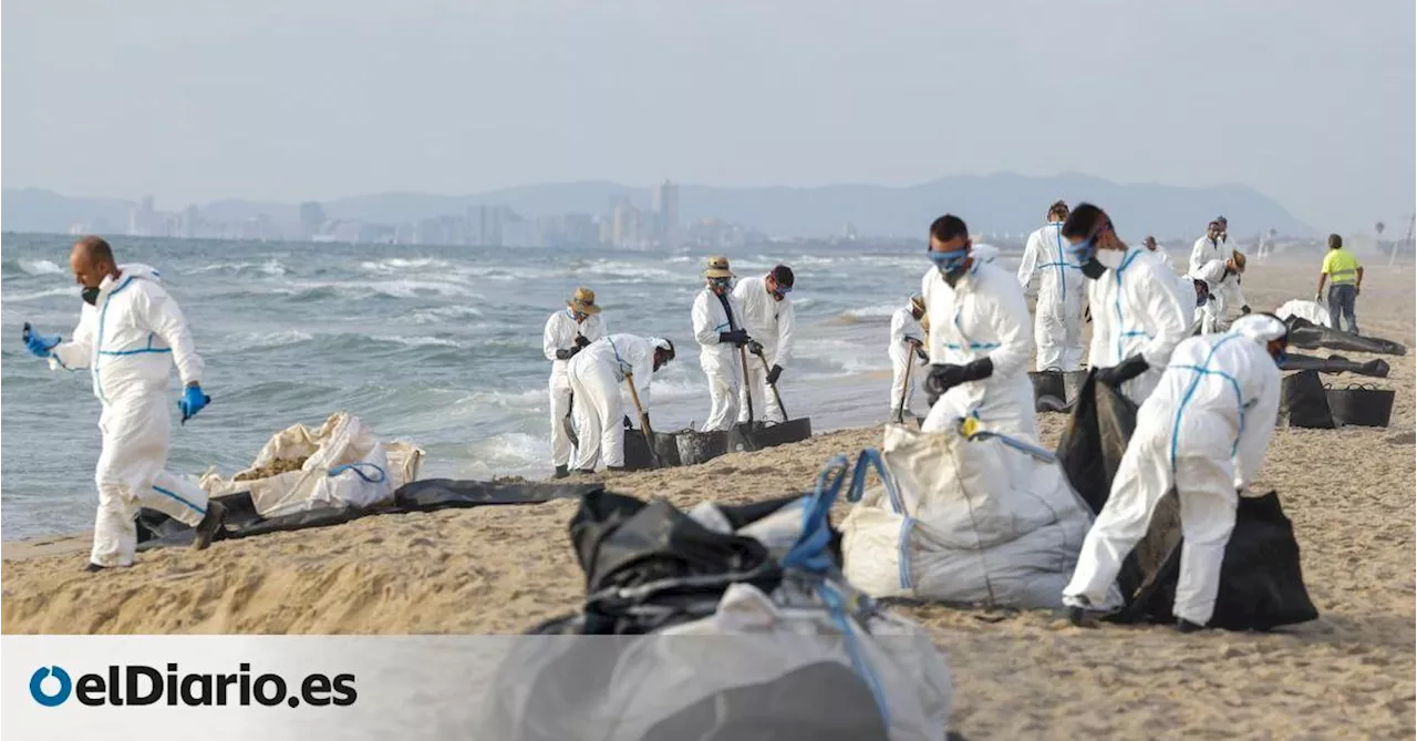 La Fiscalía archiva la causa por el vertido de fuel en las playas de l'Albufera al no lograr dar con el buque responsable