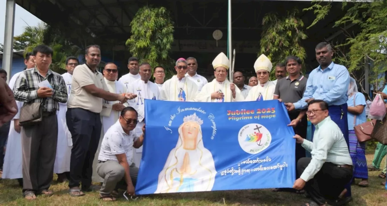 Myanmar's Leaders and Faithful Gather for Interfaith Prayer for Peace
