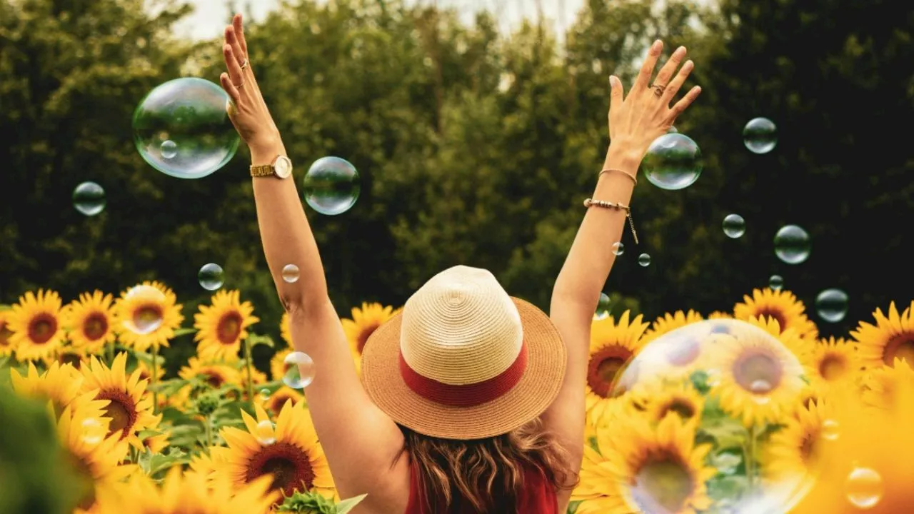 El Romance de las Flores: Un Regalo que Transciende el Tiempo