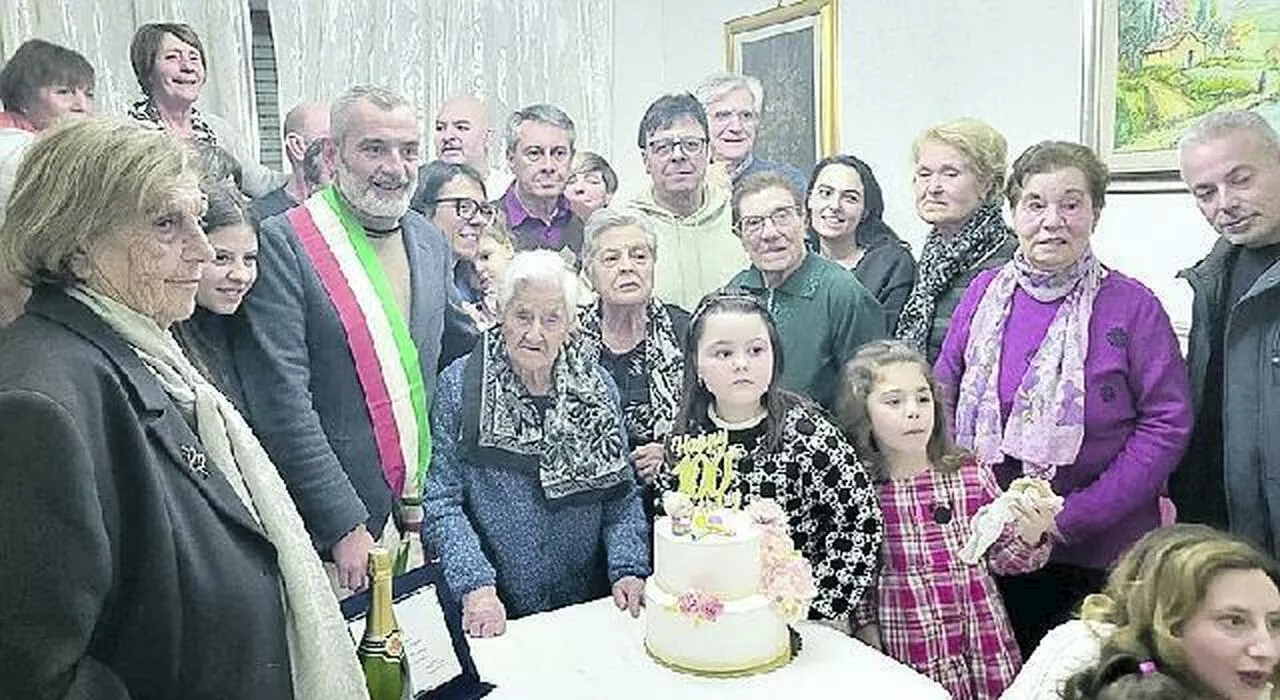 Centenario a Cori: Giuseppina Lucarelli festeggiata dalla famiglia e dal sindaco