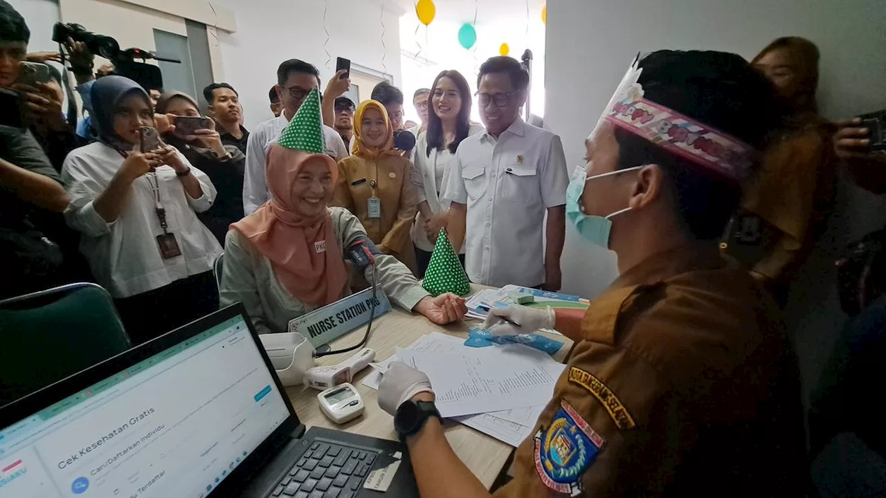 Tinjau Cek Kesehatan Gratis di Puskesmas Tangsel, Cak Imin: Ini Kado Ultah Masyarakat