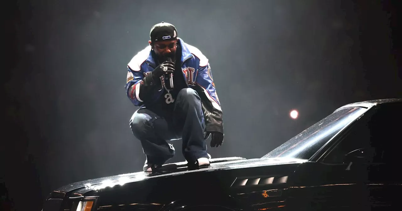 Kendrick Lamar enterre le slim au Super Bowl avec un jean patte d'eph qui assoit sa crédibilité mode