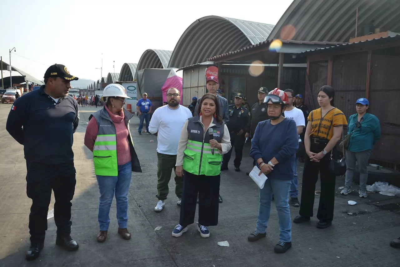 Clara Brugada promete apoyo a locatarios afectados por incendio en Central de Abastos