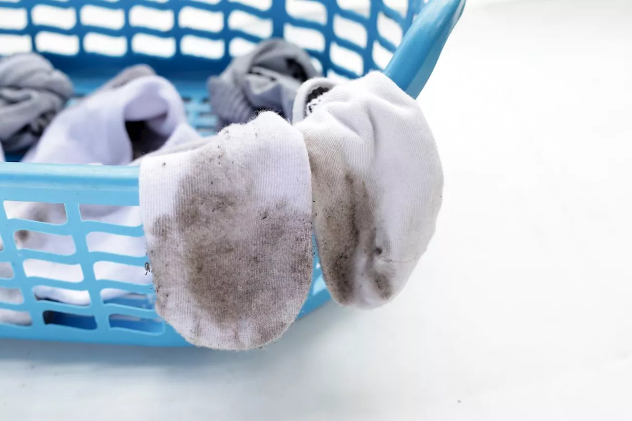 Mum's £1.19 Washing Machine Hack Revives White Sports Socks