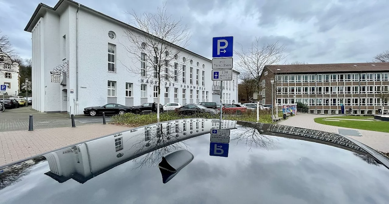 Gymnasium am Waldhof: Vierzügige Ausrichtung trotz Denkmal-Status