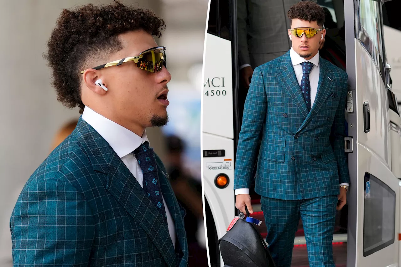 Patrick Mahomes trolls Eagles in green suit ahead of Super Bowl 2025: 'True psychopath'