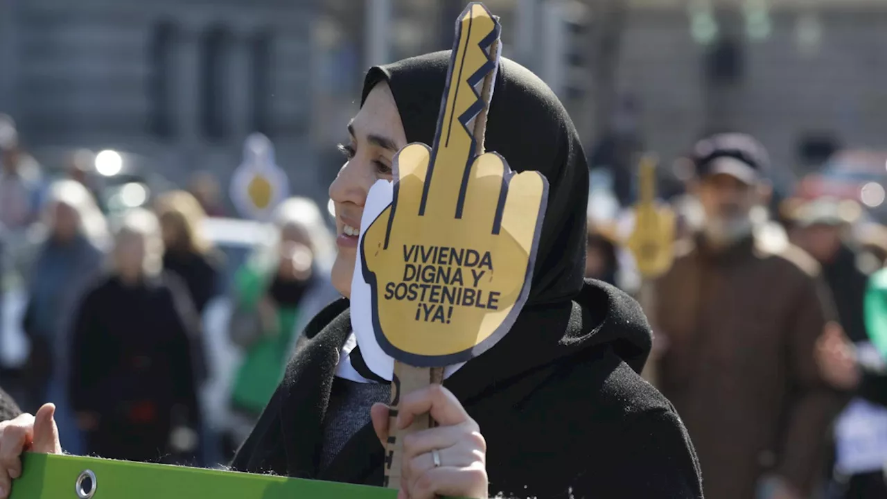 Los jóvenes suspenden la mayoría de las medidas de vivienda que proponen Sánchez y Feijóo