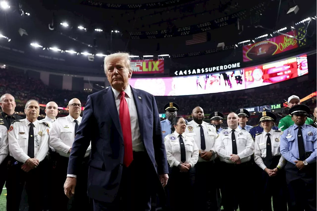 Donald Trump Super Bowl'da New Orleans'ta Karşılandı