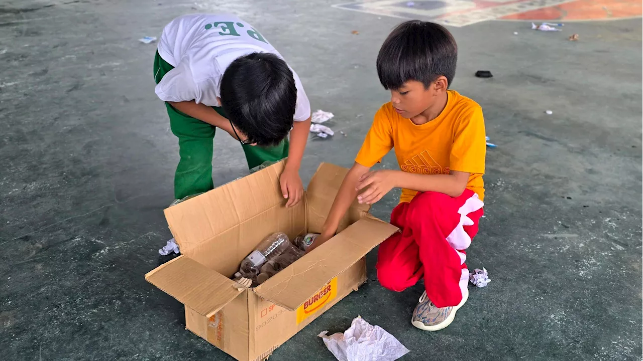 Philippine Students Turn Plastic Waste into School Furniture