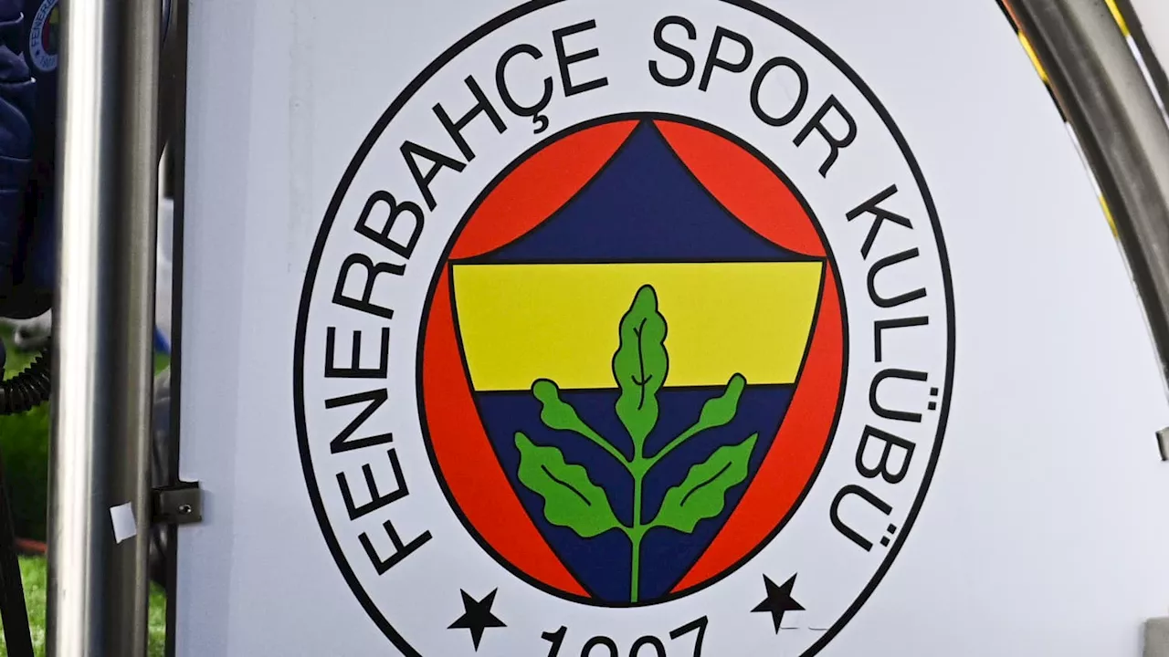 Fenerbahçe Critique Férocement Galatasaray Après le Départ Précipité de l'Adana Demirspor