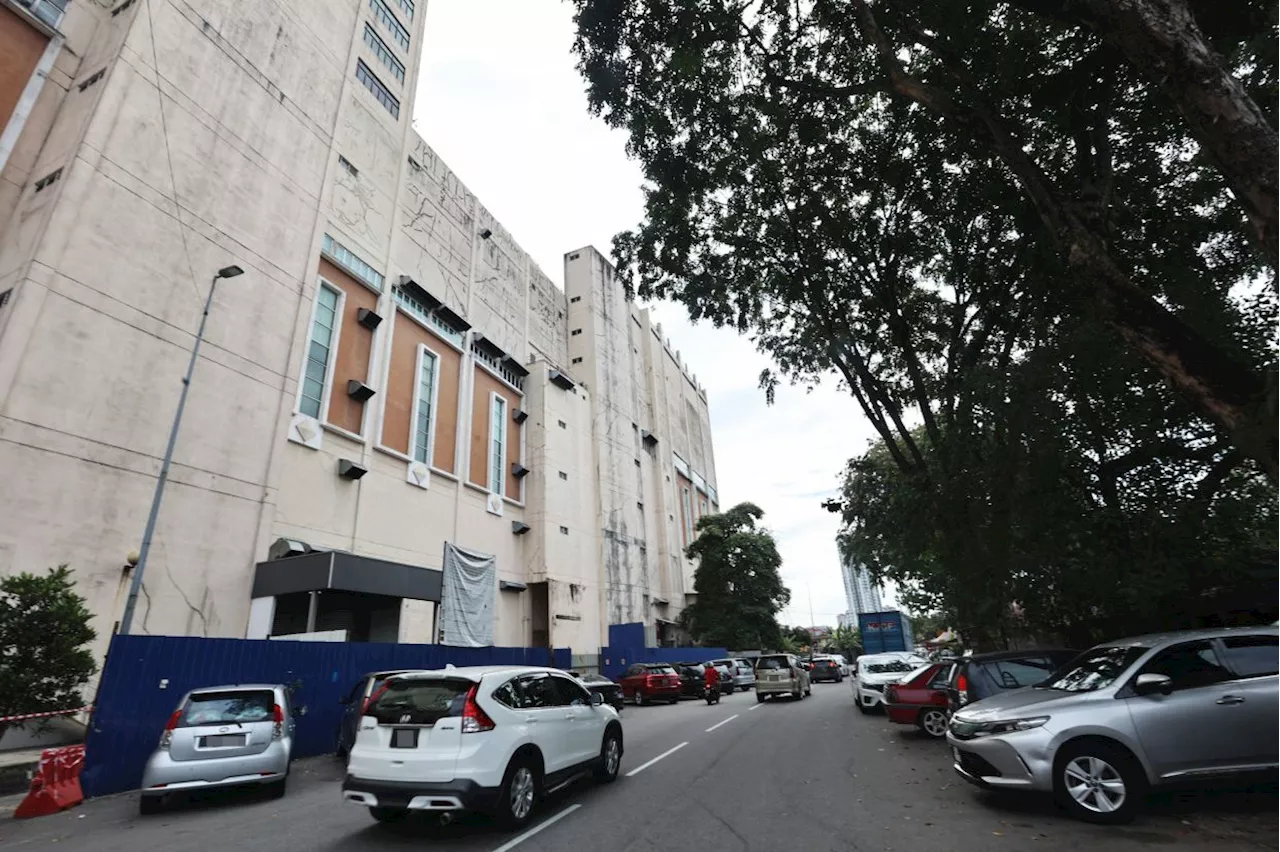 Years-Long Mall Renovation Causes Congestion and Mosquito Concerns in Kepong