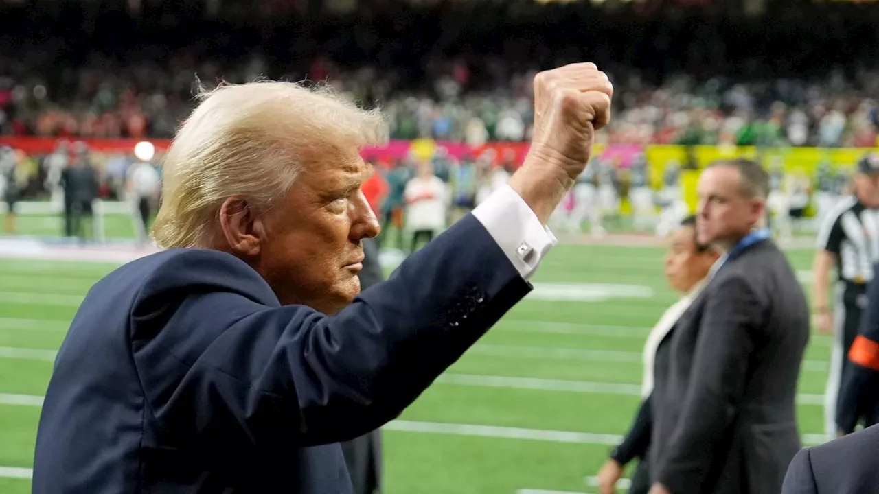 Trump beim Super Bowl mit Jubel und Buh-Rufen empfangen