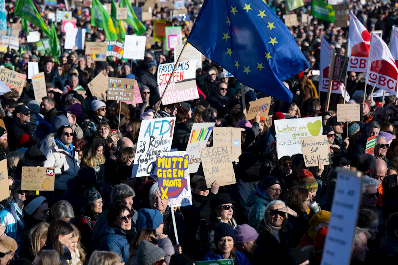 Demo für Demokratie in München: Wie die Politiker reagieren