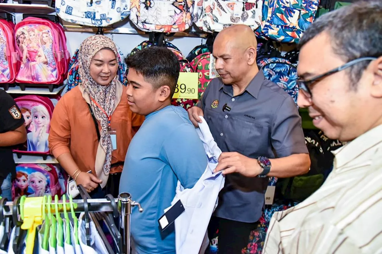 Malaysian Government Expands 'Rahmah Madani Sales Program' for School Supplies