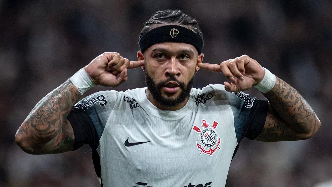 Memphis Depay slaat als invaller toe in blessuretijd en is de held van Corinthians