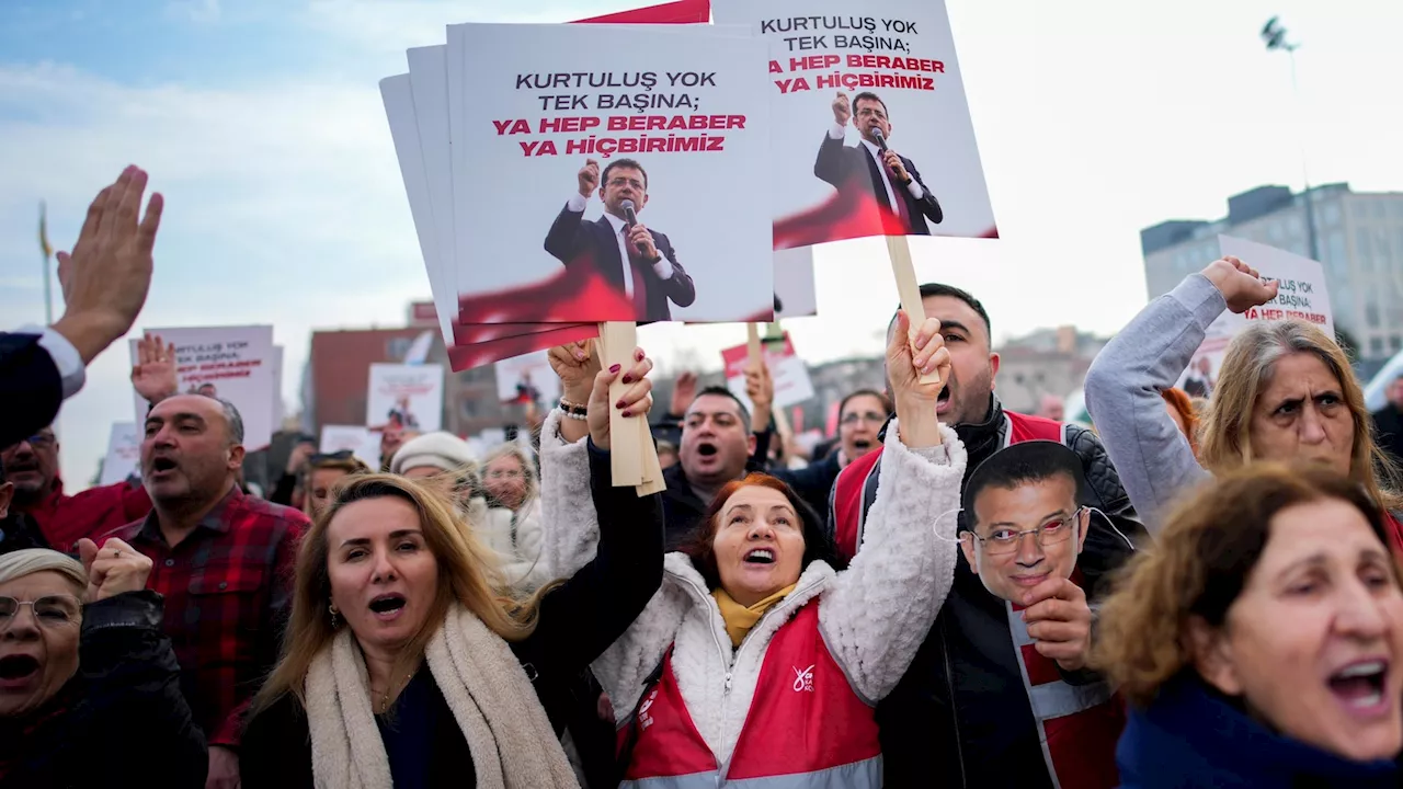 Turkey detains 10, widening crackdown on Istanbul's opposition-held districts