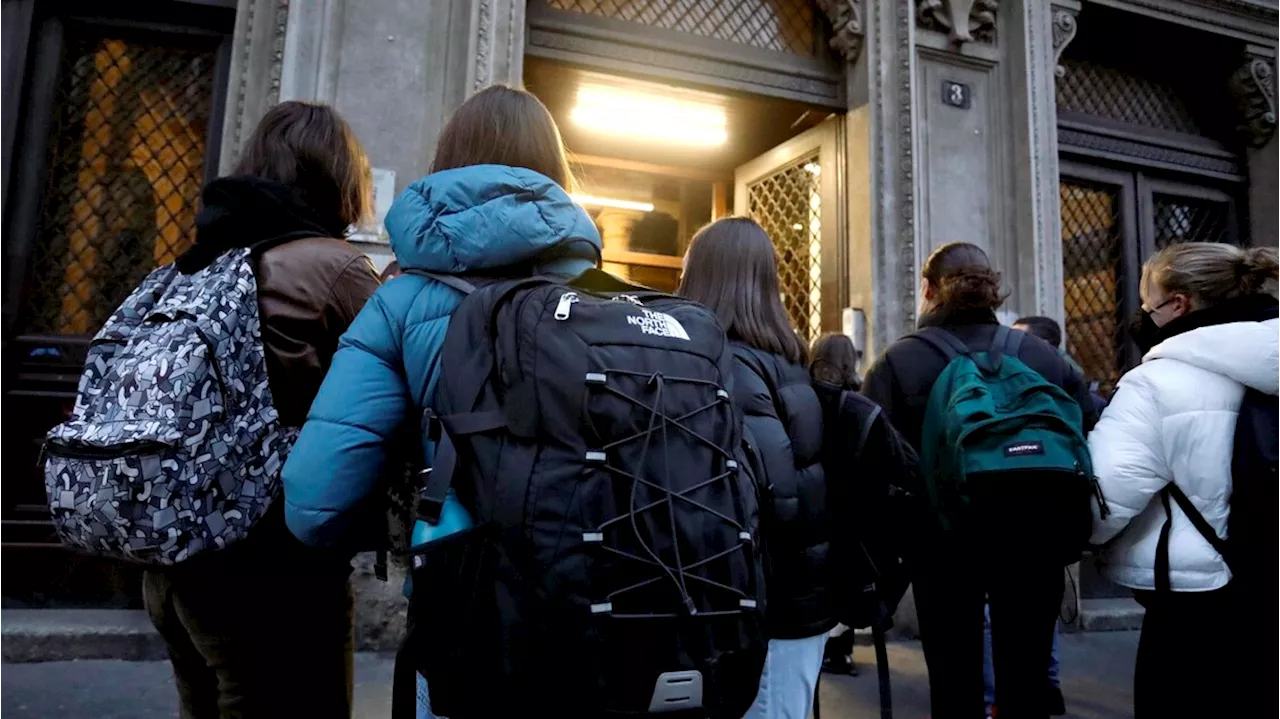 Valditara chiede l'arresto in flagranza per aggressioni ai docenti