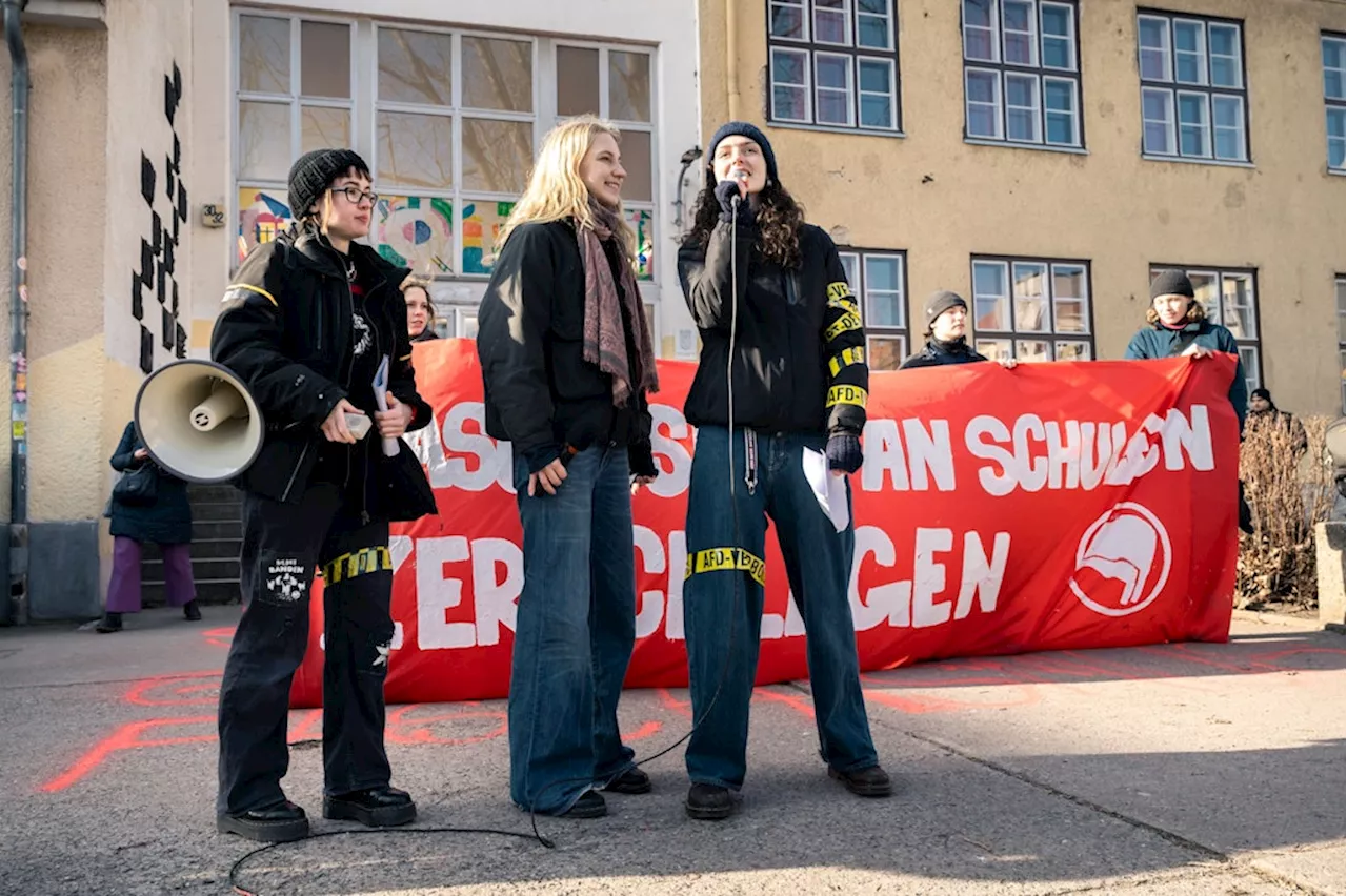 Schüler in Lichtenberg demonstrieren gegen AfD-Politikerin