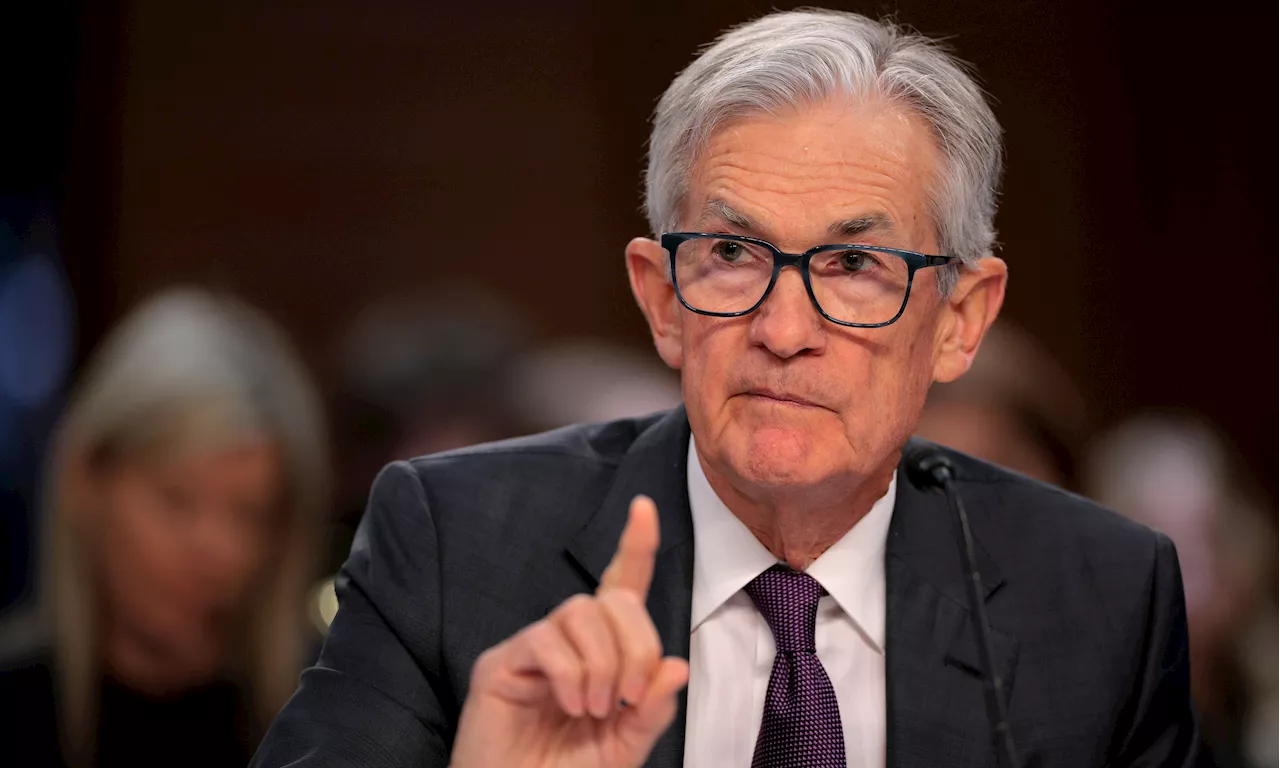 Powell Addresses 'Debanking' Concerns, Offers Clarity on Crypto Regulation