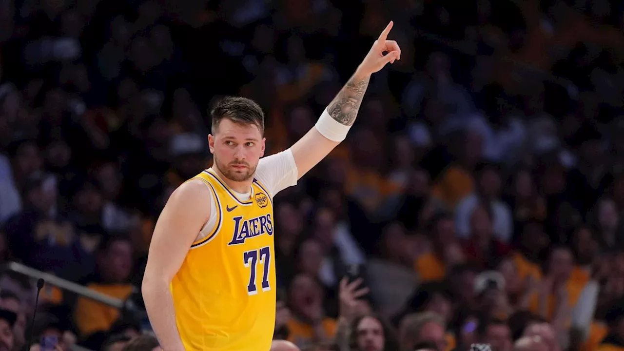 Erstes Spiel nach überraschendem Wechsel: Dončić debütiert für Lakers, Hollywood schaut zu