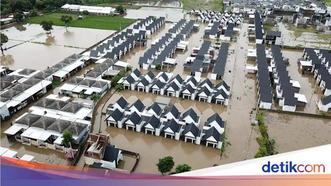 Banjir Menggenangi Desa di Lombok Barat