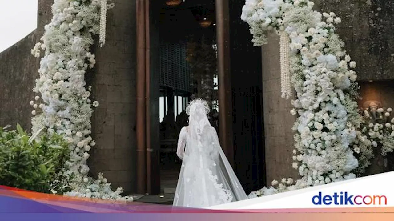 Romantis! Tempat Nikah Angga-Shenina di Pinggir Laut, Terbuat dari Batu Khas Bali