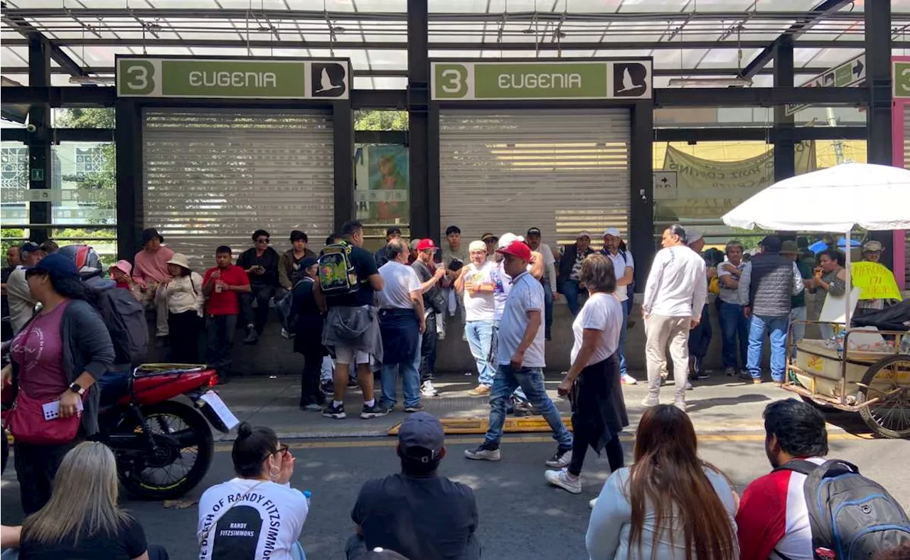 Locatarios de mercados se manifestaron por regularización no contra digitalización, señala Fadlala Akabani; buscan abatir corrupción