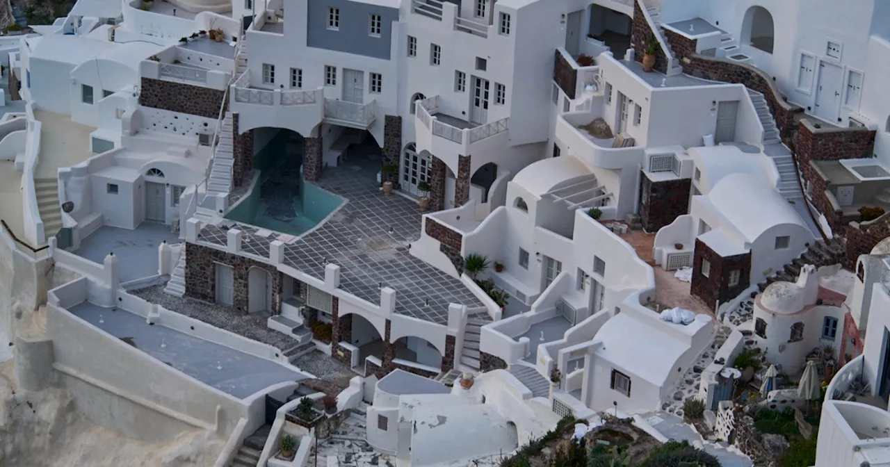 Sciame Sismico a Santorini: Sismologi Temono Aumento di Intensità