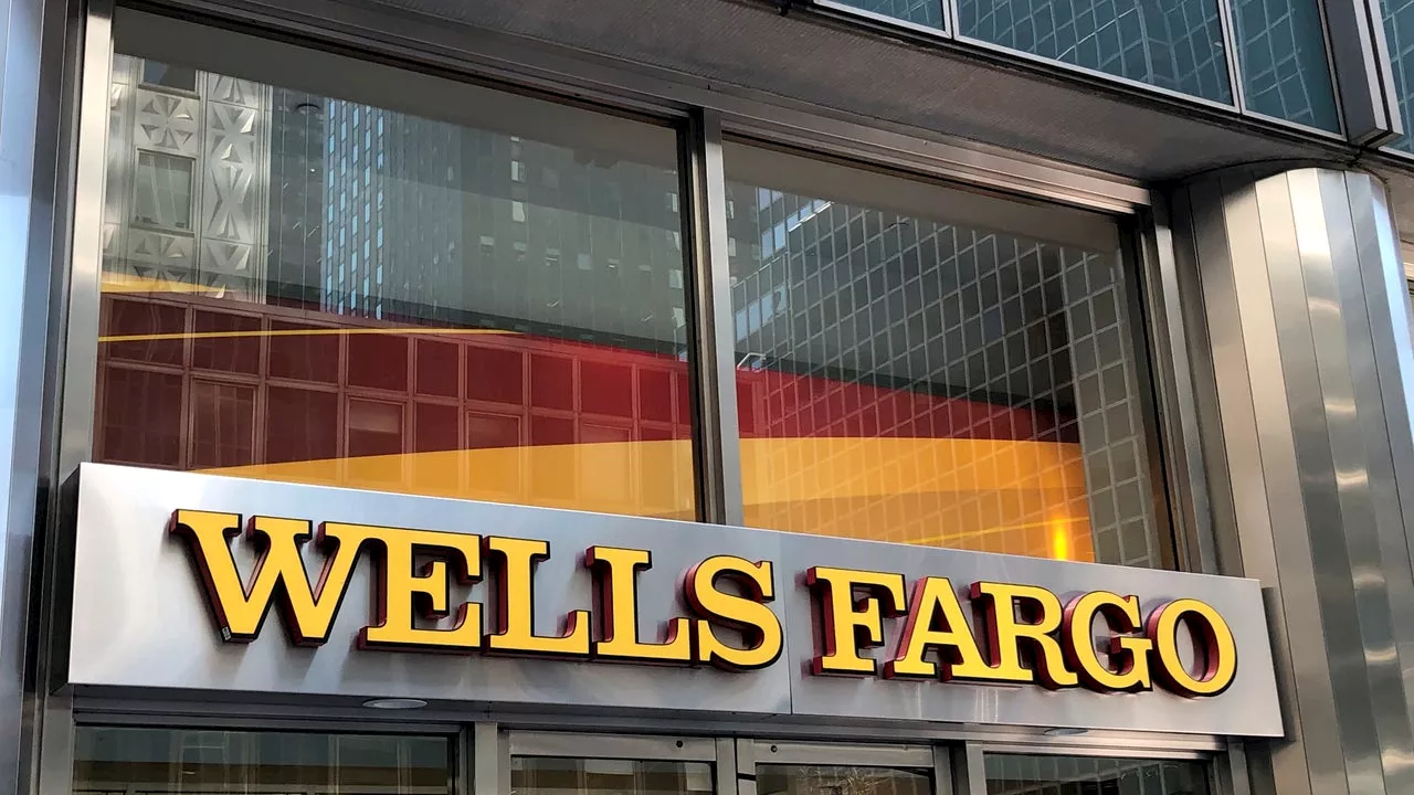 Wells Fargo Returns Money to Woman After Fraud Attempt