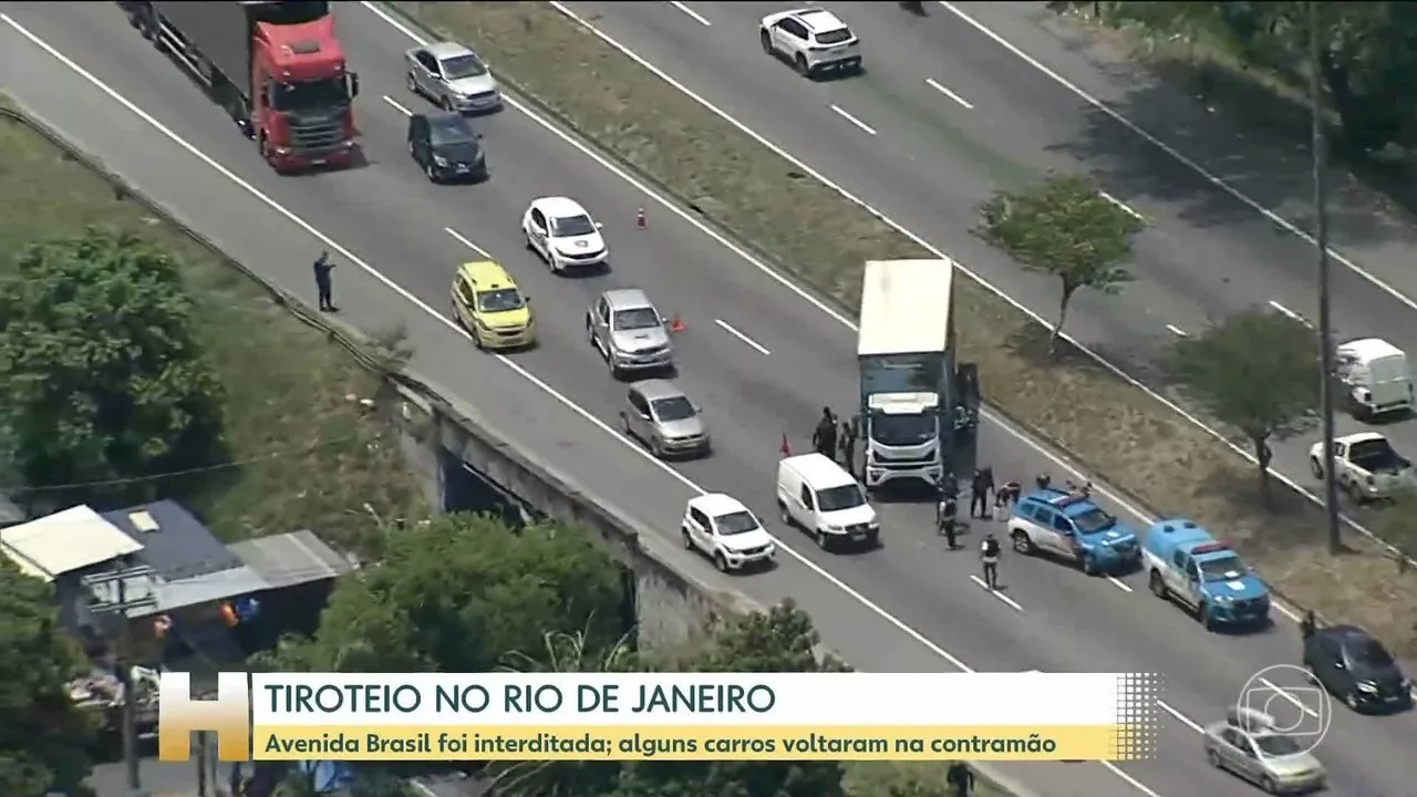 Criminosos Interditam Avenida Brasil em Reação a Operação Policial no Rio