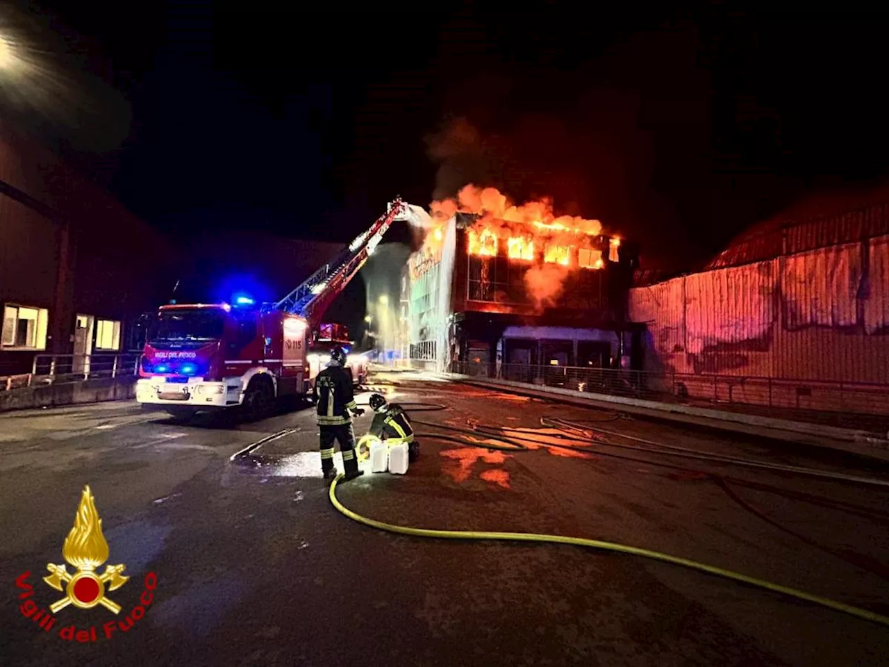 Incendio allo stabilimento Inalca a Reggio Emilia