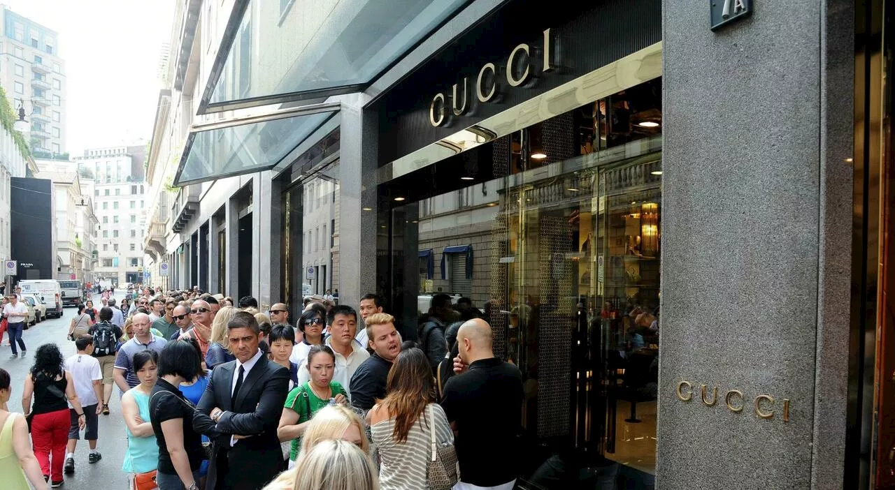Gucci in Crisi: De Sarno Partenza e Nomina Successore Incognita