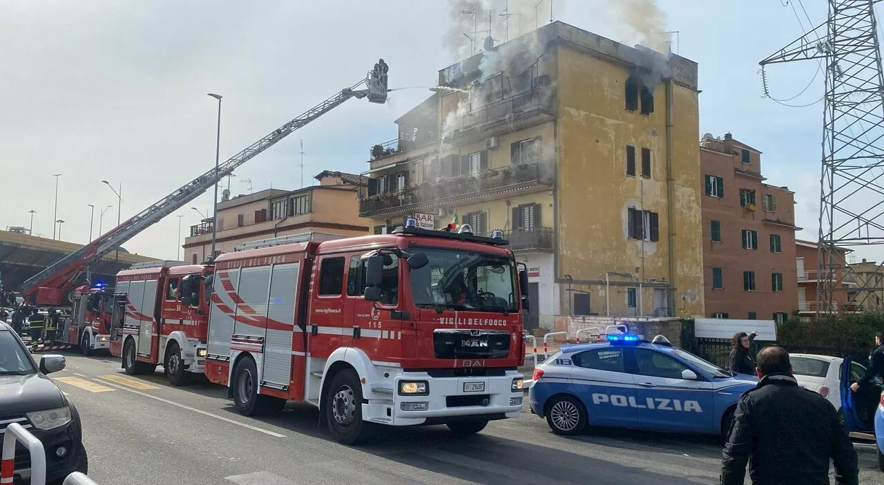 Incendio in palazzina, morta 94enne