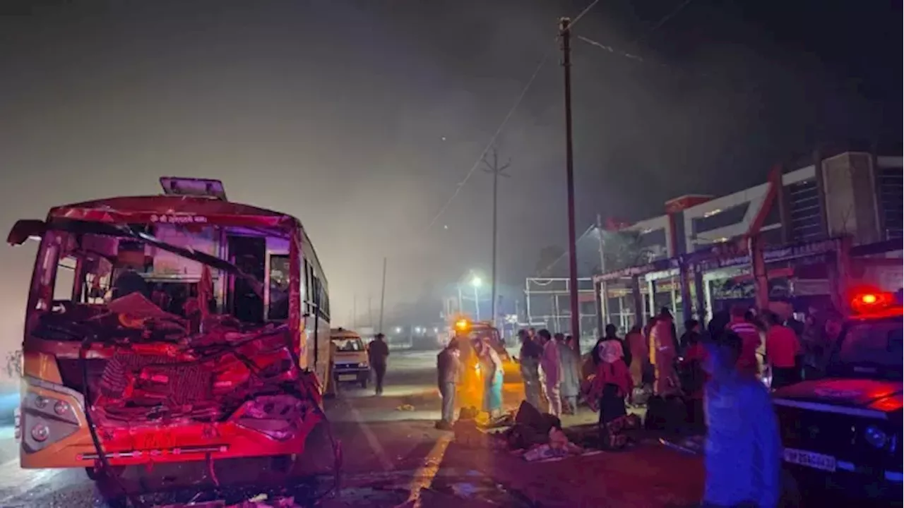 महाकुंभ से लौट रहे श्रद्धालुओं की बस ट्रैक्टर-ट्रॉली में घुसी, कई घायल