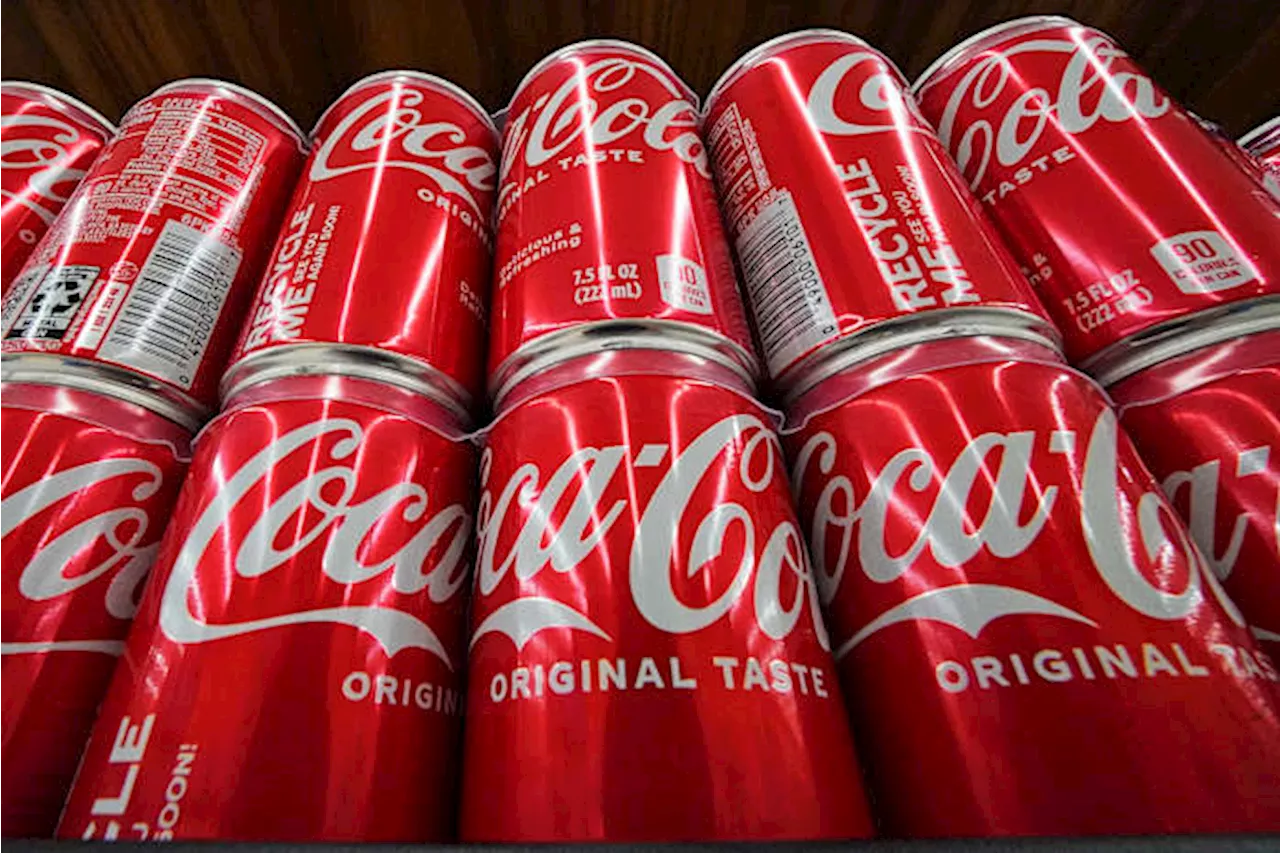 Coca-Cola Surpasses Revenue Expectations with Global Sales Growth