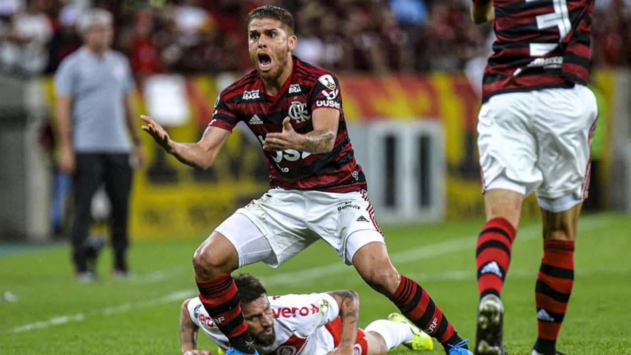 Tatuagem de Cuéllar com o escudo do Flamengo gera controvérsias em negociação com o Fluminense