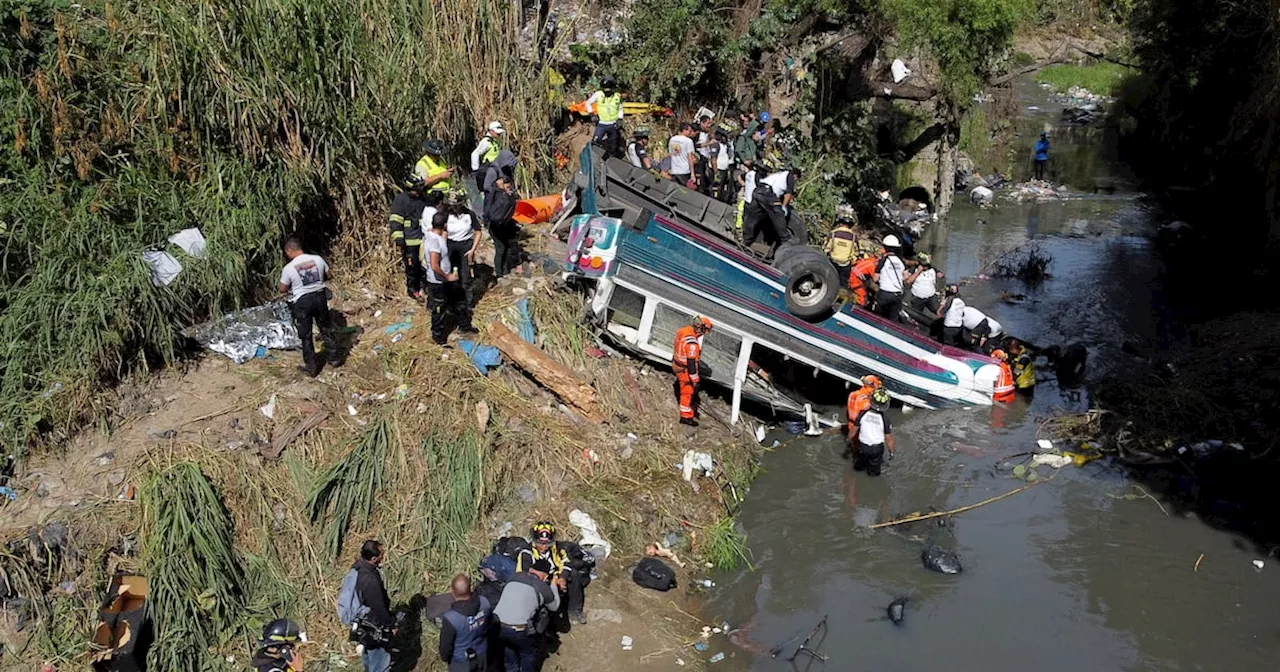 Mueren 51 personas en FUERTE accidente de autobús de pasajeros en Guatemala