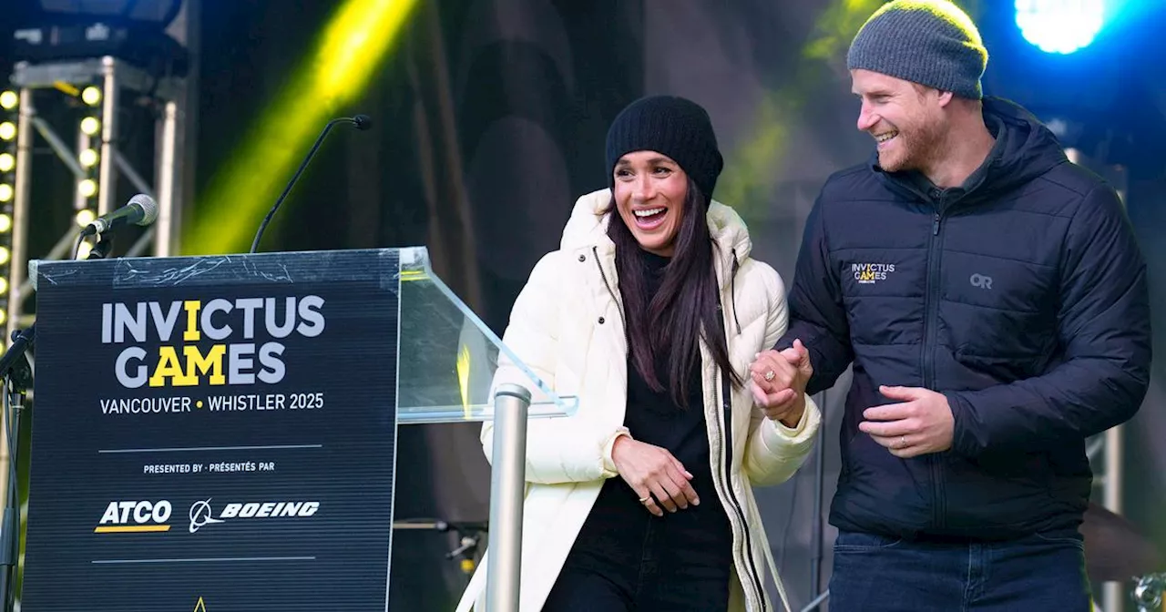 Meghan Markle Séduit à Vancouver avec son Style Chic et Épuré lors des Invictus Games