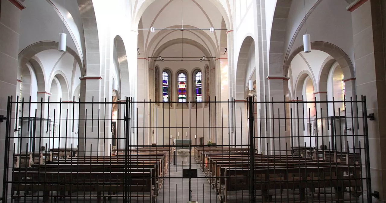 Dreister Diebstahl in Gütersloh: Unbekannte stehlen wertvolle Holzskulptur aus Kirche