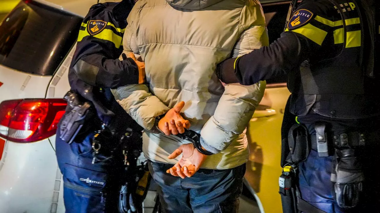 Politie start grote klopjacht op mannen met vuurwapen